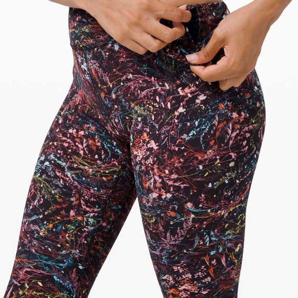 Lululemon Align Crop *21"
Foliage Overlay Multi - Picture 5 of 8